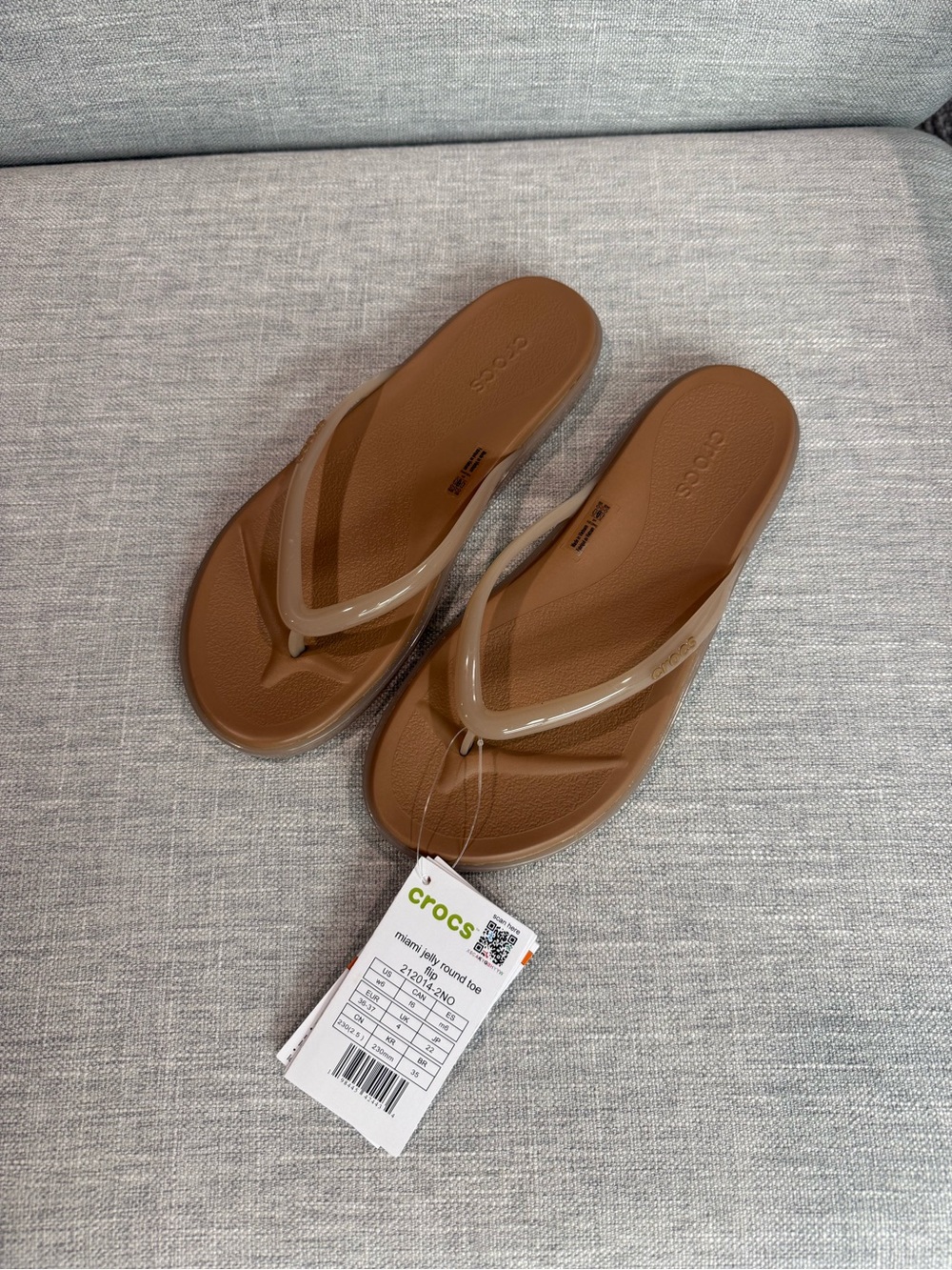 NWT CROCS Miami Round Toe Jelly Flip Flop Sandals Size 6